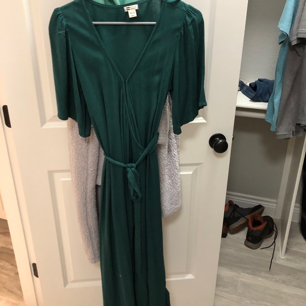 Billabong wrap dress- new with tags